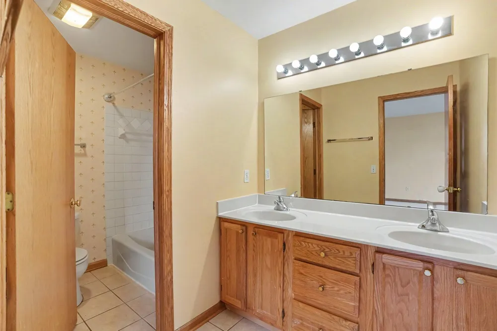 2124 Quail Run Drive Kalamazoo, MI 49009