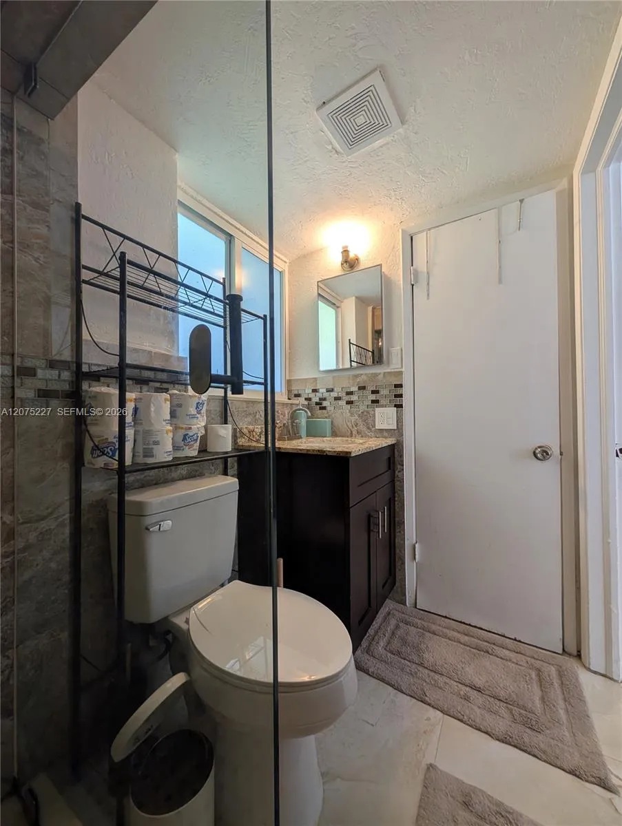 3221 NE 7th St #2 Pompano Beach, FL 33062