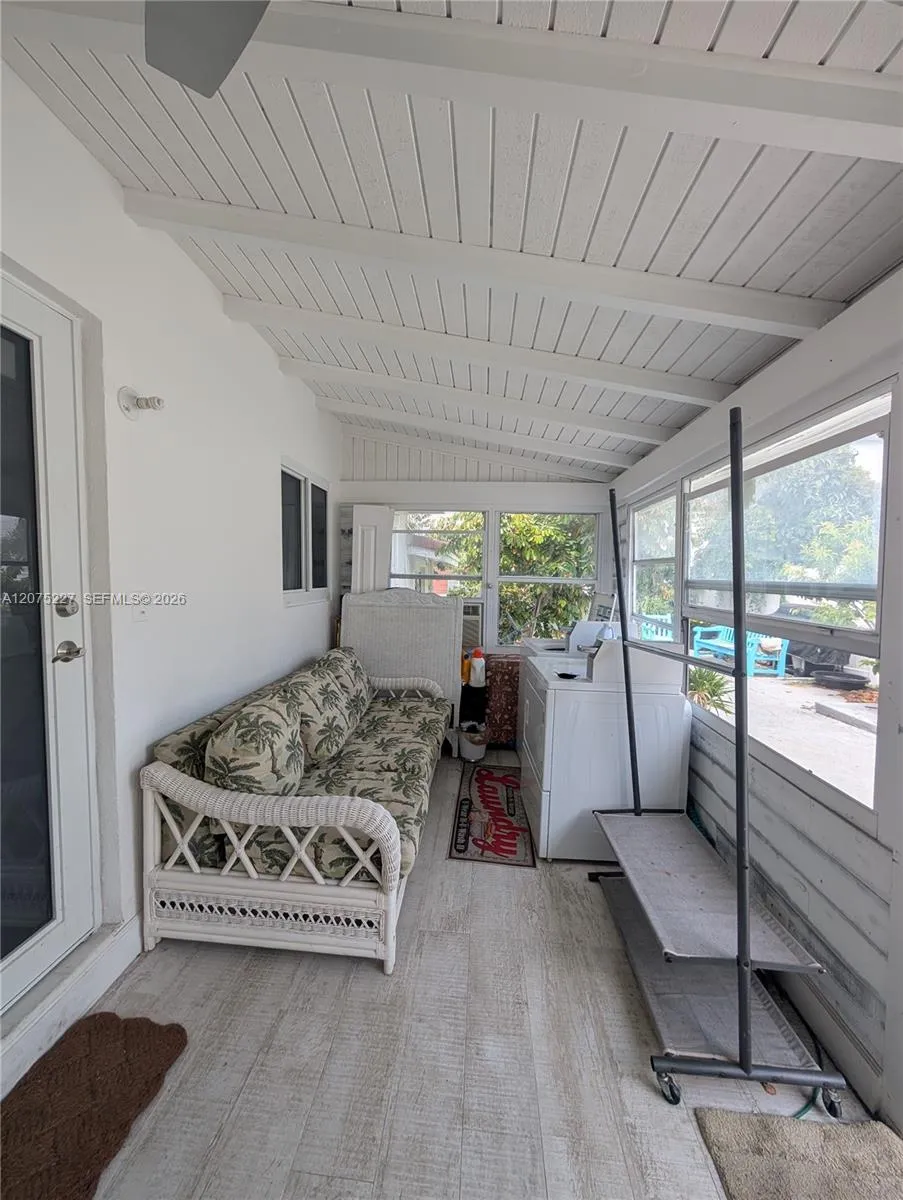 3221 NE 7th St #2 Pompano Beach, FL 33062