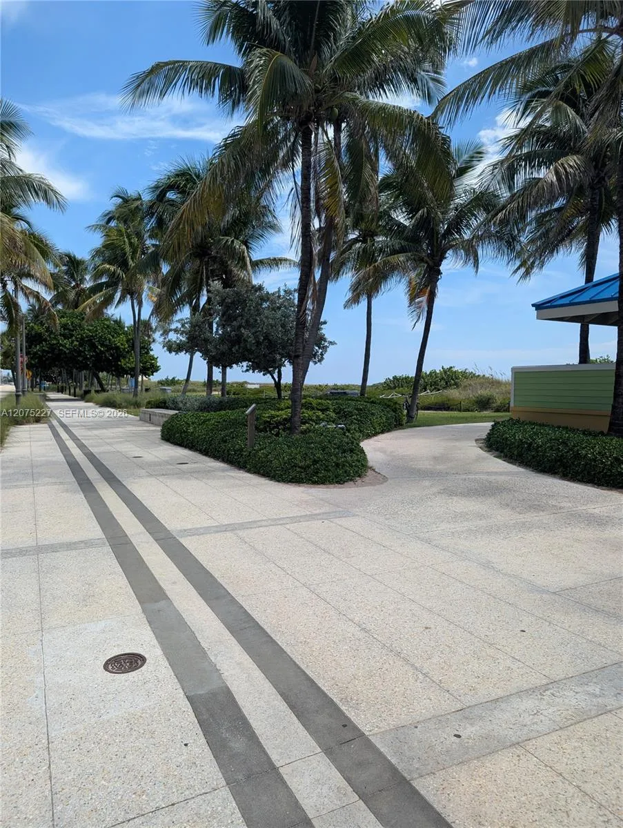 3221 NE 7th St #2 Pompano Beach, FL 33062
