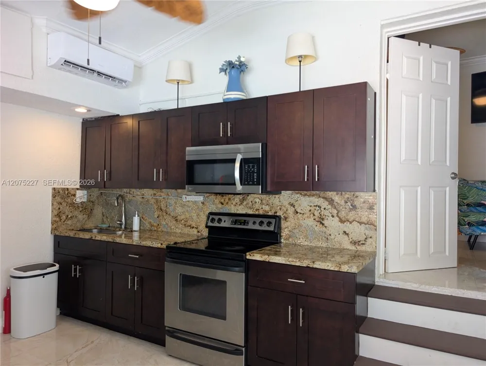 3221 NE 7th St #2 Pompano Beach, FL 33062