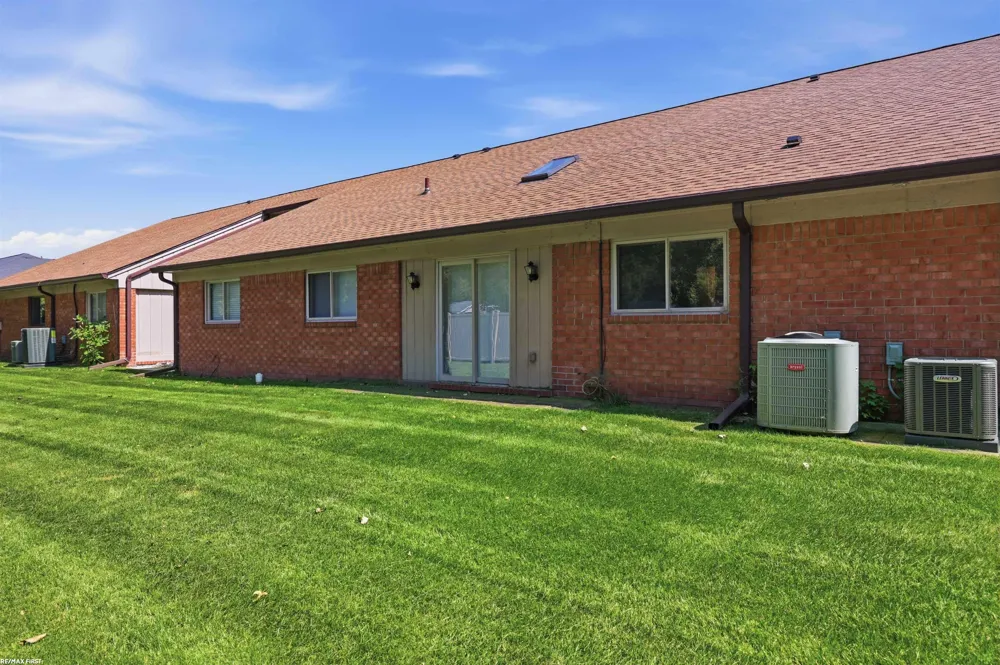 38551 Palm Meadow Drive Clinton Charter Township, MI 48036