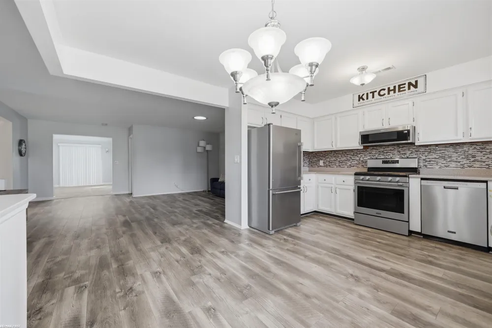 38551 Palm Meadow Drive Clinton Charter Township, MI 48036