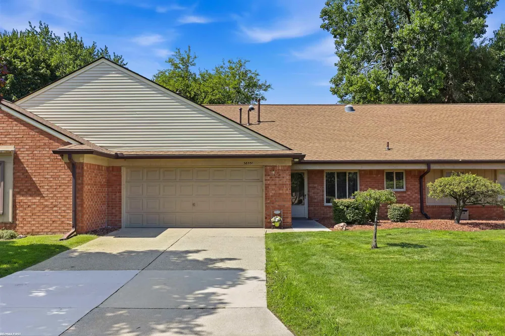38551 Palm Meadow Drive Clinton Charter Township, MI 48036
