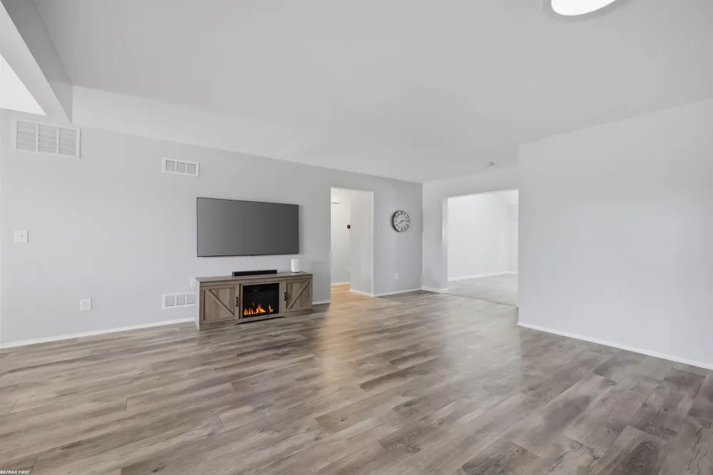 38551 Palm Meadow Drive Clinton Charter Township, MI 48036