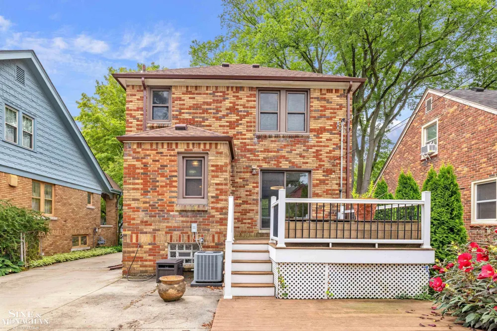 428 Cloverly Road Grosse Pointe Farms City, MI 48236