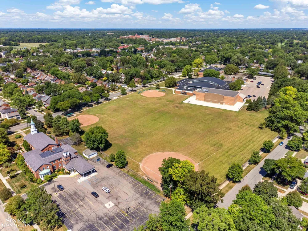 428 Cloverly Road Grosse Pointe Farms City, MI 48236
