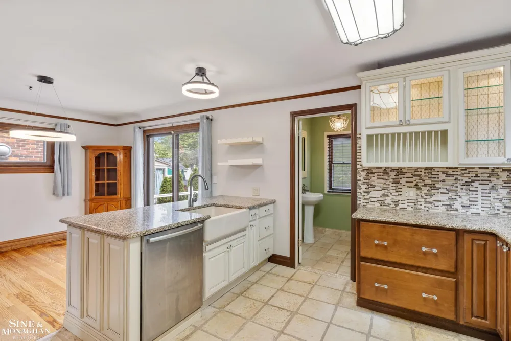 428 Cloverly Road Grosse Pointe Farms City, MI 48236
