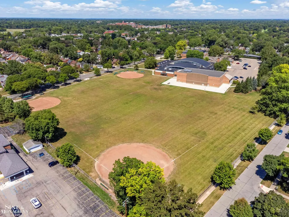 428 Cloverly Road Grosse Pointe Farms City, MI 48236