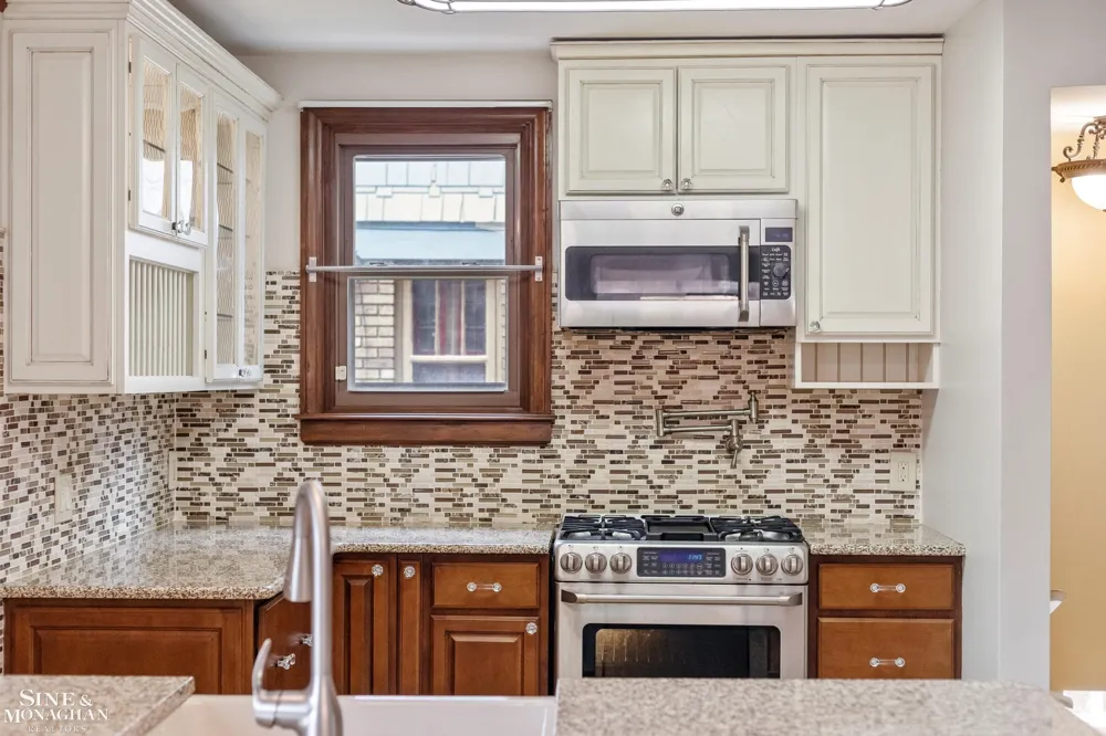 428 Cloverly Road Grosse Pointe Farms City, MI 48236
