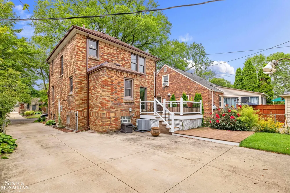 428 Cloverly Road Grosse Pointe Farms City, MI 48236