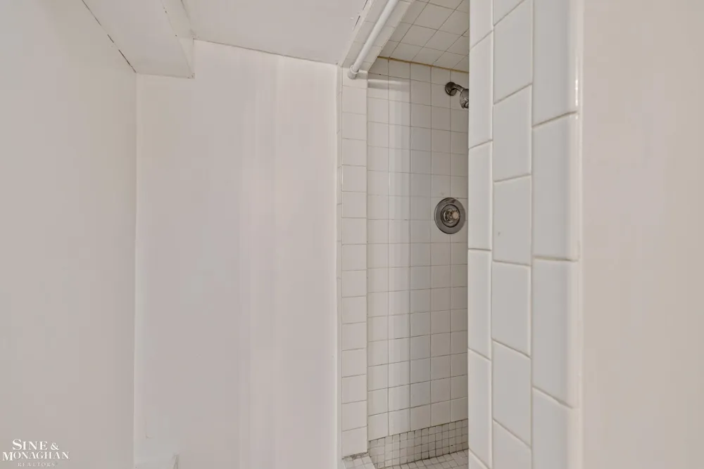 428 Cloverly Road Grosse Pointe Farms City, MI 48236
