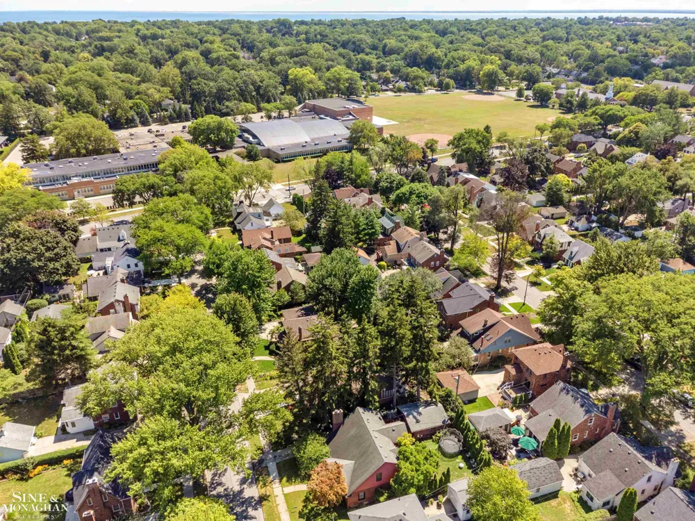 428 Cloverly Road Grosse Pointe Farms City, MI 48236