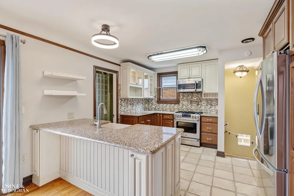 428 Cloverly Road Grosse Pointe Farms City, MI 48236