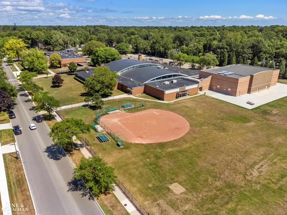 428 Cloverly Road Grosse Pointe Farms City, MI 48236