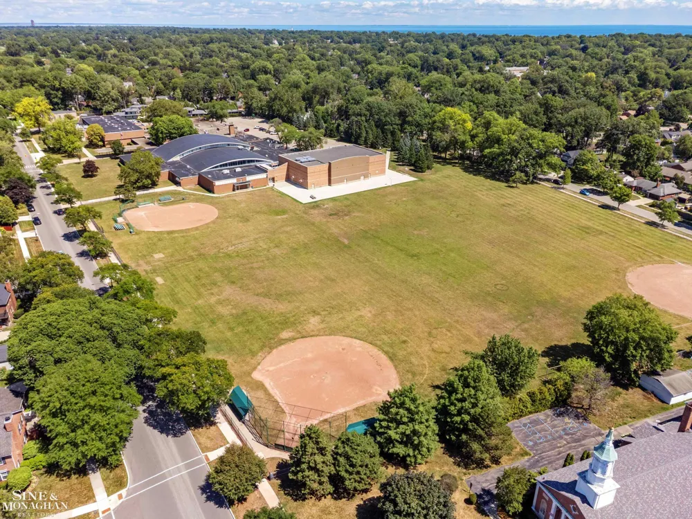 428 Cloverly Road Grosse Pointe Farms City, MI 48236