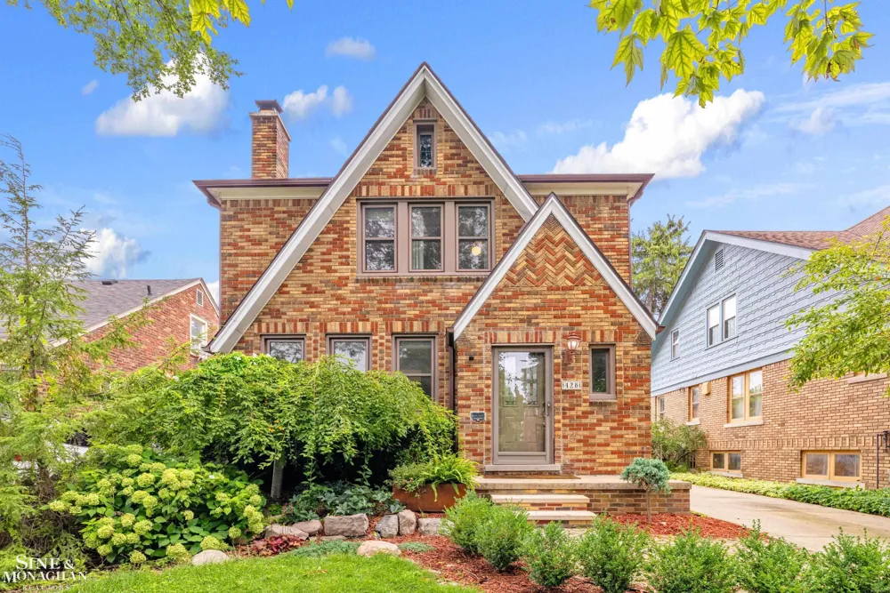 428 Cloverly Road Grosse Pointe Farms City, MI 48236