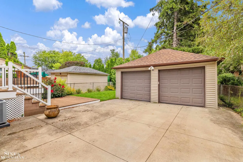 428 Cloverly Road Grosse Pointe Farms City, MI 48236
