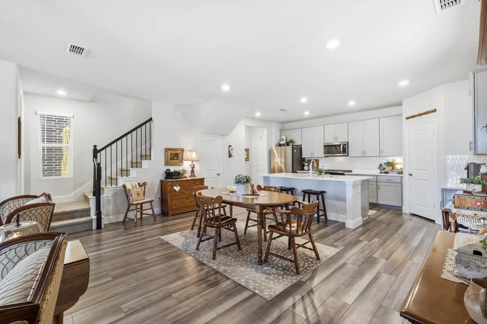 2645 Kings Canyon Mews Corinth, TX 76210