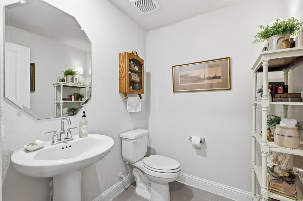 2645 Kings Canyon Mews Corinth, TX 76210