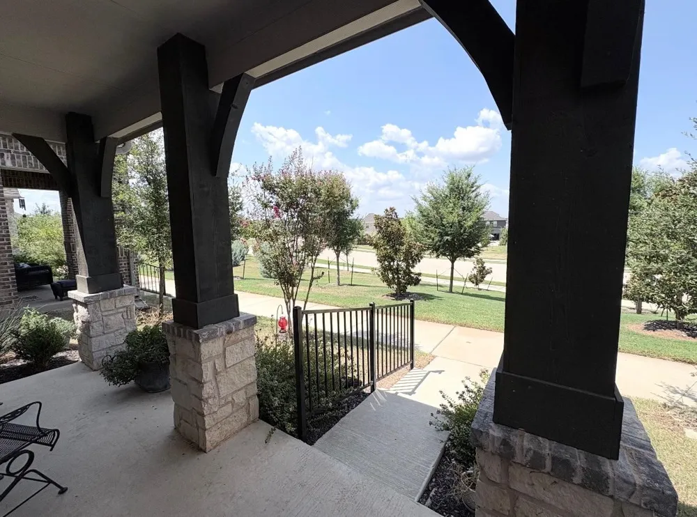 2645 Kings Canyon Mews Corinth, TX 76210