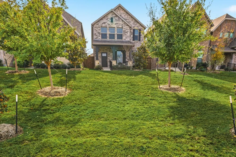 2645 Kings Canyon Mews Corinth, TX 76210