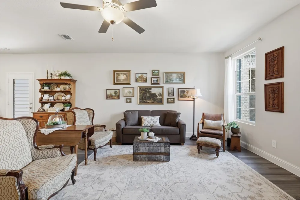 2645 Kings Canyon Mews Corinth, TX 76210