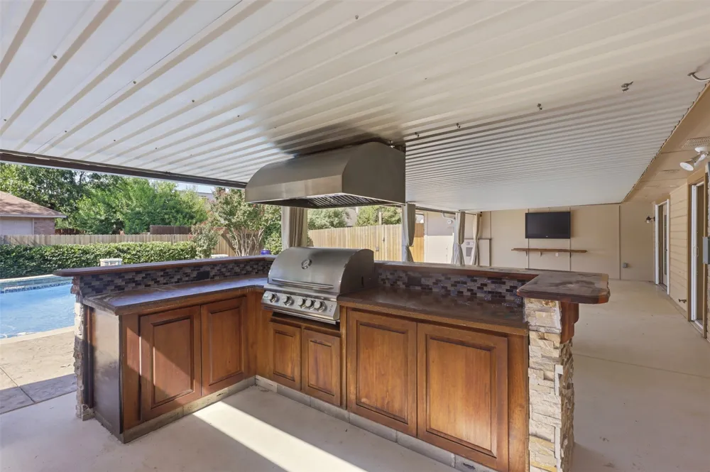 1550 Oak Creek Drive Lewisville, TX 75077