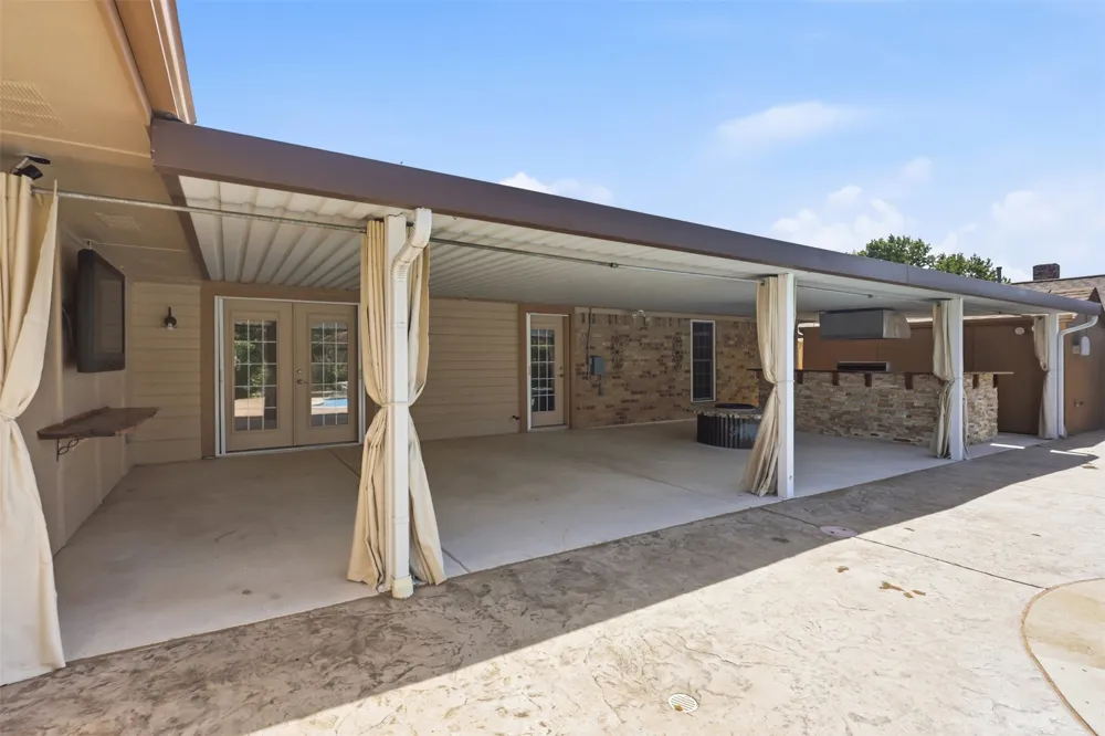 1550 Oak Creek Drive Lewisville, TX 75077