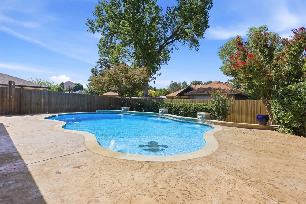 1550 Oak Creek Drive Lewisville, TX 75077