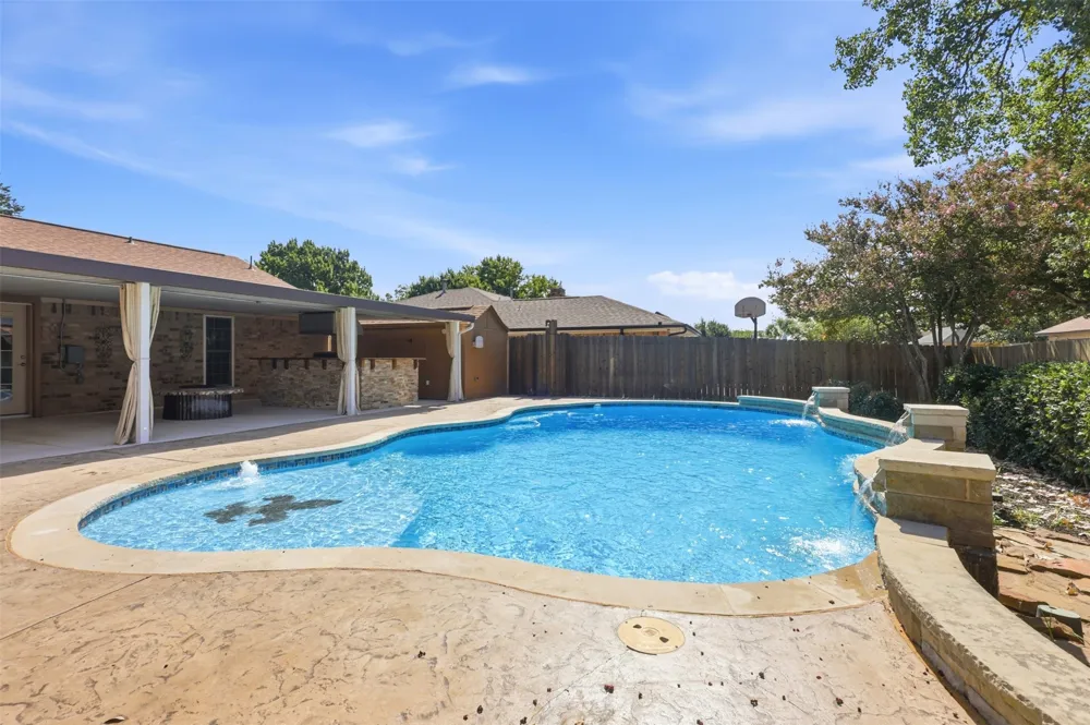 1550 Oak Creek Drive Lewisville, TX 75077