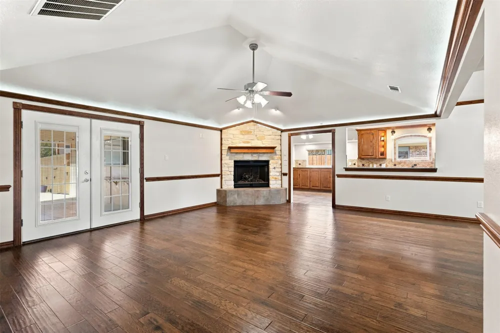 1550 Oak Creek Drive Lewisville, TX 75077