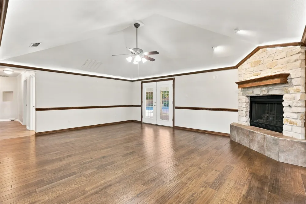 1550 Oak Creek Drive Lewisville, TX 75077