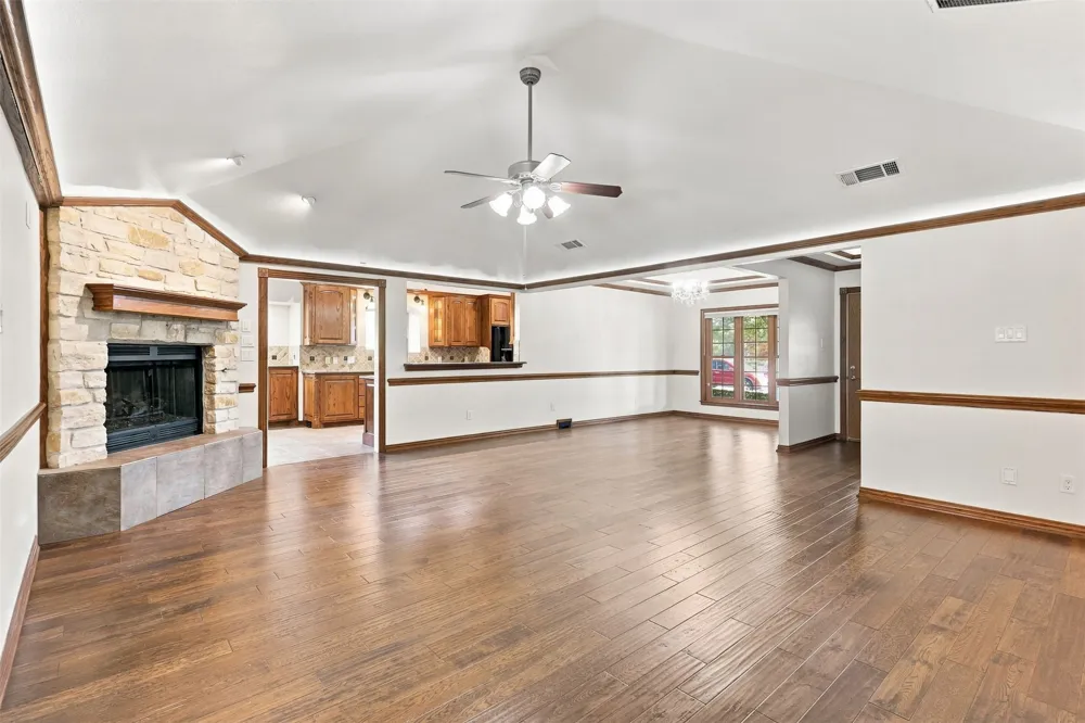 1550 Oak Creek Drive Lewisville, TX 75077