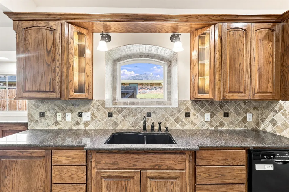 1550 Oak Creek Drive Lewisville, TX 75077