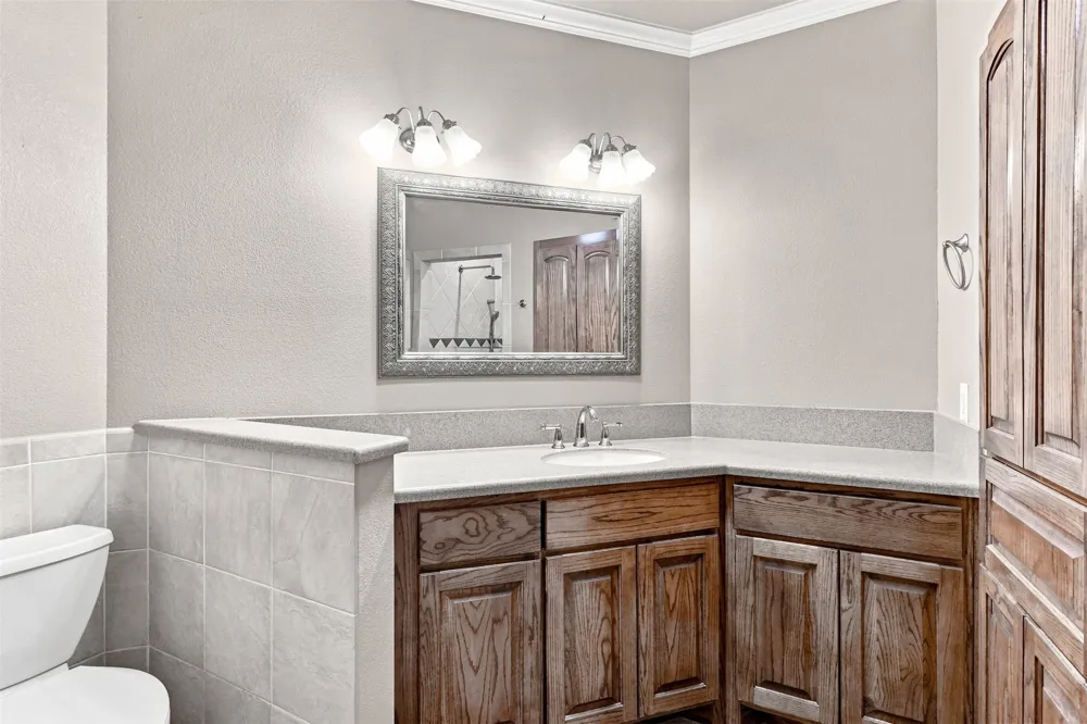 1550 Oak Creek Drive Lewisville, TX 75077