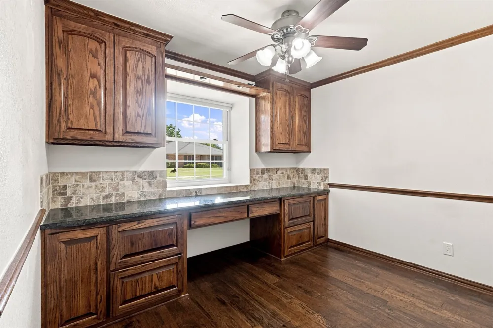1550 Oak Creek Drive Lewisville, TX 75077