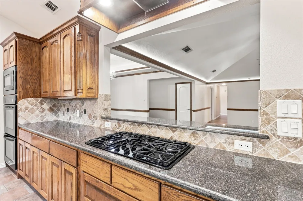1550 Oak Creek Drive Lewisville, TX 75077