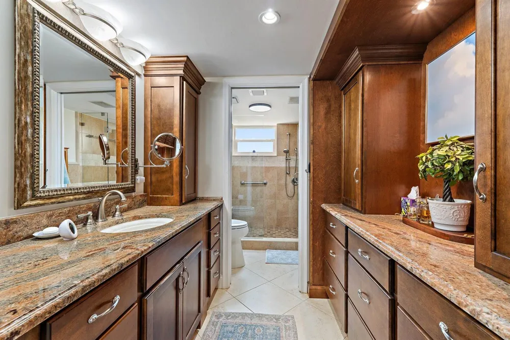 374 Golfview Road #405 North Palm Beach, FL 33408