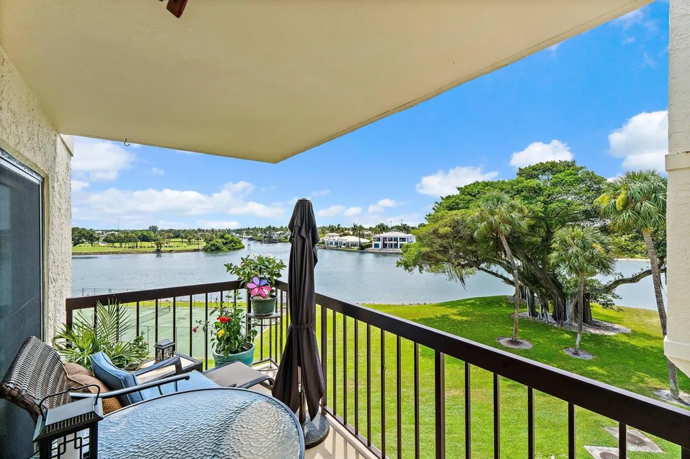 374 Golfview Road #405 North Palm Beach, FL 33408