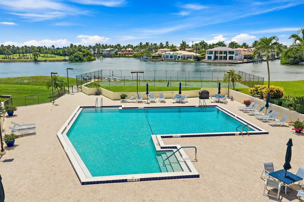 374 Golfview Road #405 North Palm Beach, FL 33408