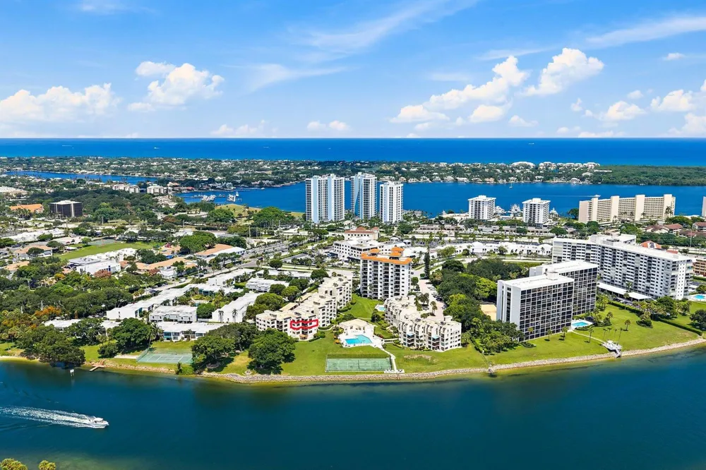 374 Golfview Road #405 North Palm Beach, FL 33408