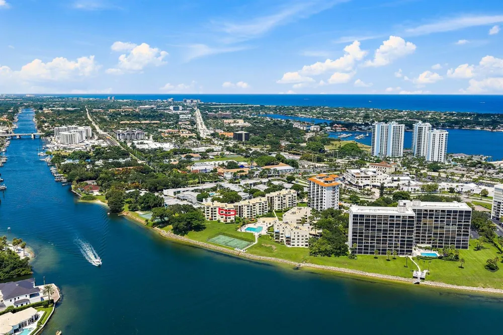 374 Golfview Road #405 North Palm Beach, FL 33408