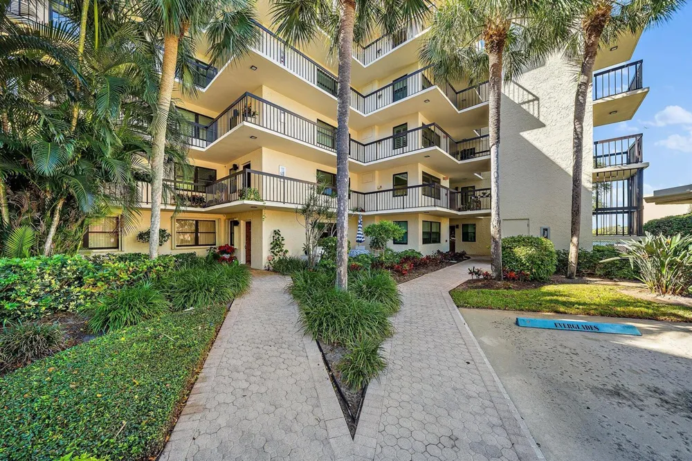 374 Golfview Road #405 North Palm Beach, FL 33408