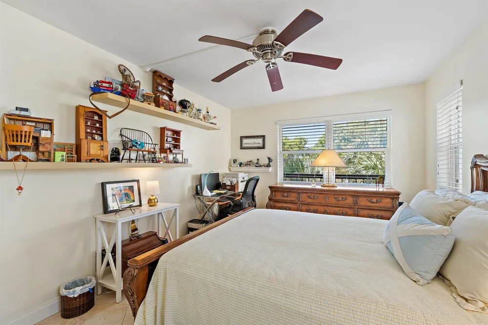 374 Golfview Road #405 North Palm Beach, FL 33408