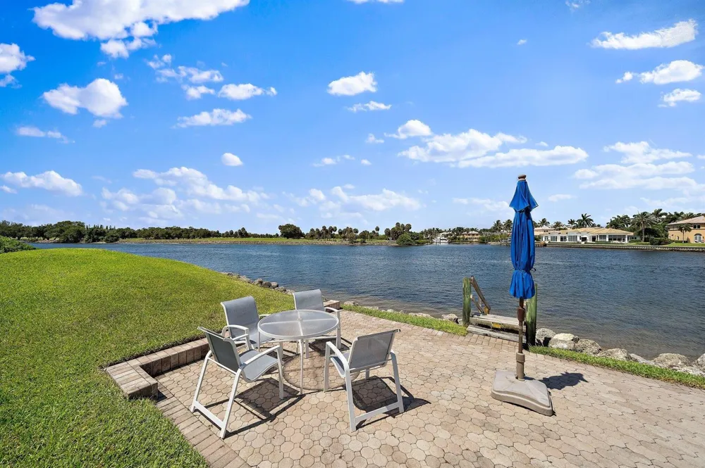 374 Golfview Road #405 North Palm Beach, FL 33408