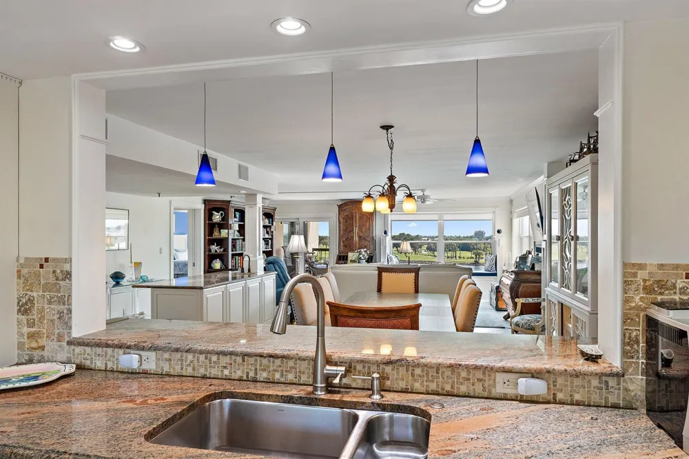 374 Golfview Road #405 North Palm Beach, FL 33408