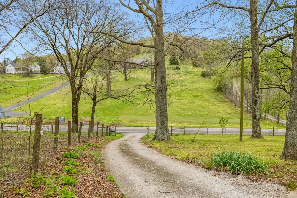 6759 Bethesda Arno Rd Thompsons Station, TN 37179
