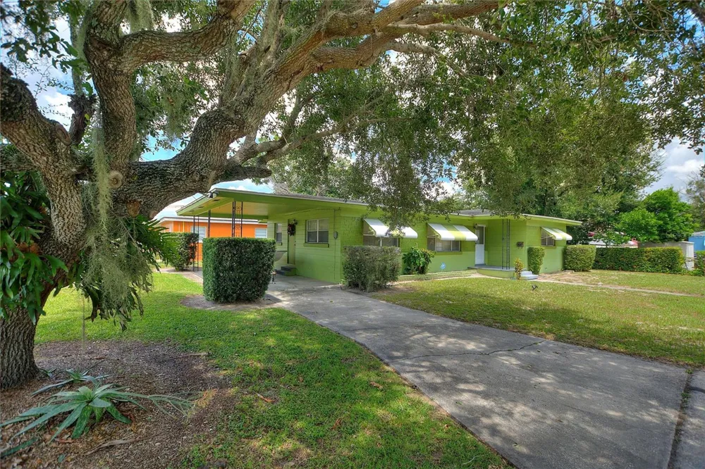 601 AVENUE U NE Winter Haven, FL 33881