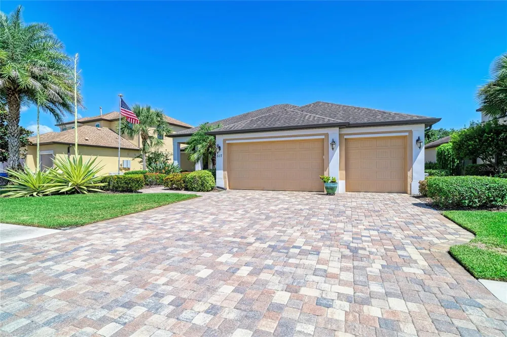 517 CHANTILLY TRAIL Bradenton, FL 34212